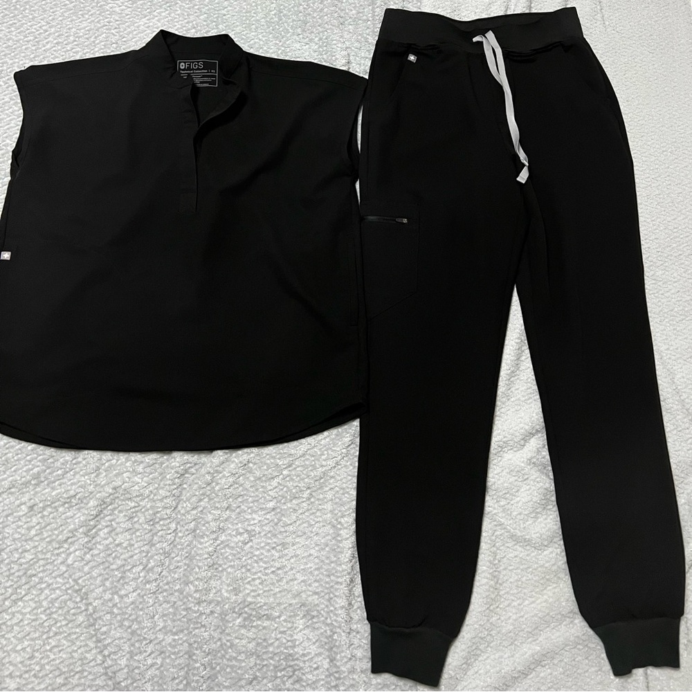 Figs scrubs black set, top xs bottom s